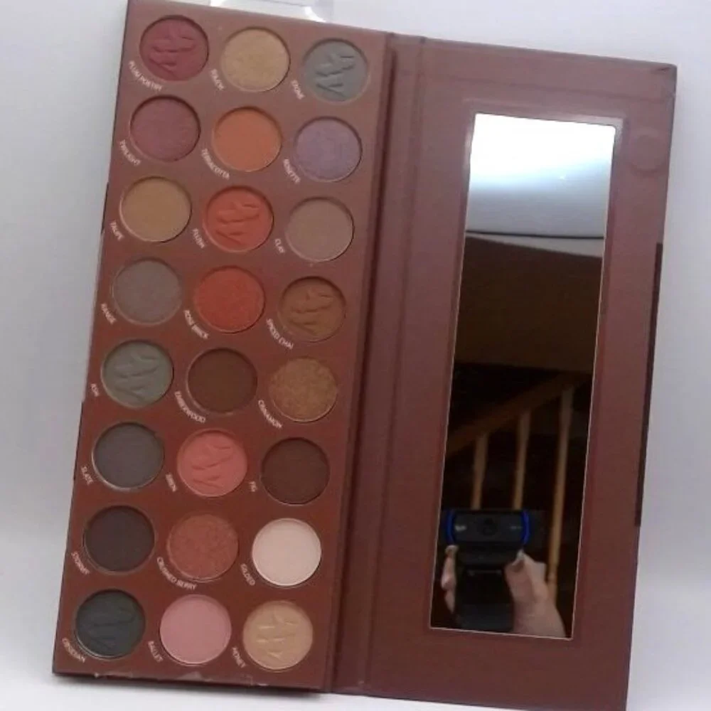 Nine West - The Ultimate Eye Edit, 24 Pc Eyeshadow Palette,BRAND NEW, NEVER USED